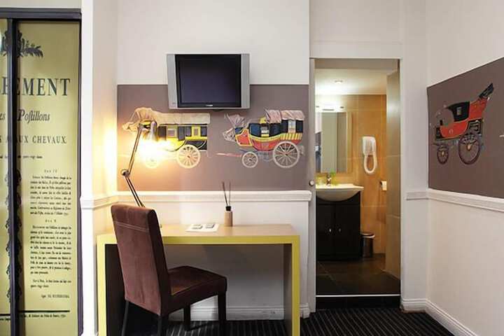Room 7 of 16