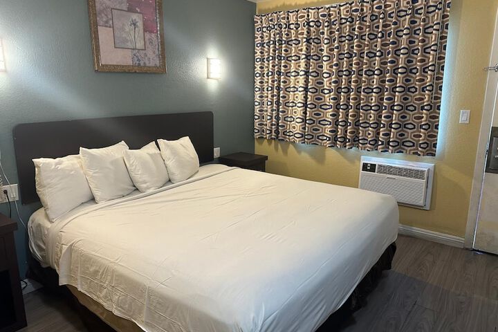 1 King Bed (11 of 20)