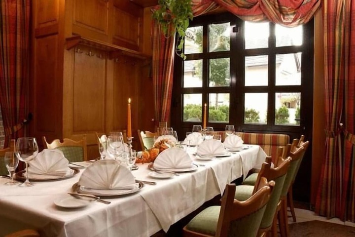 Dining Photos