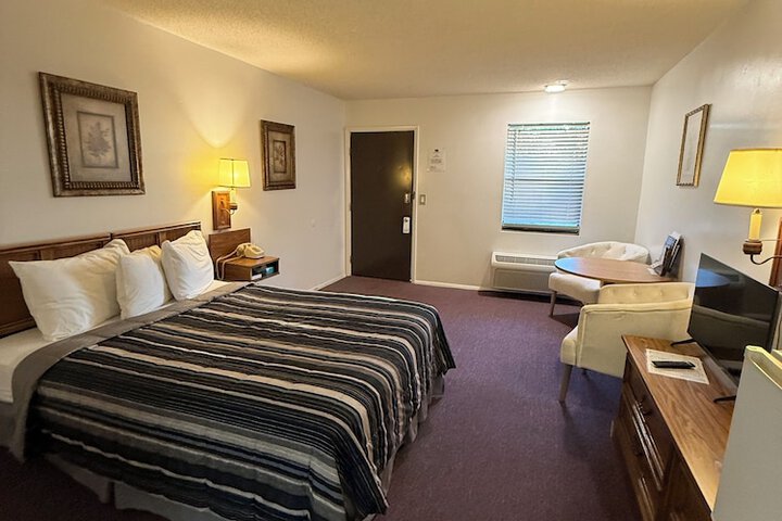Room 43 of 79