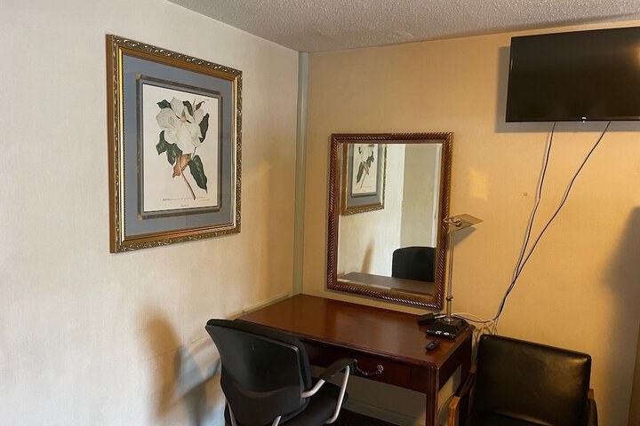 Room 10 of 21