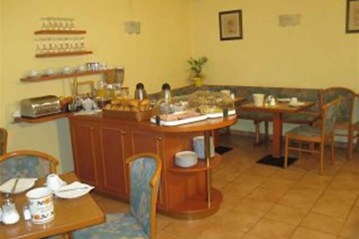 Breakfast/Coffee Service 16 of 30