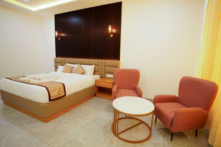 Room 6 of 14