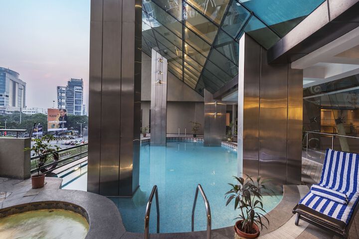 Pool Hotel