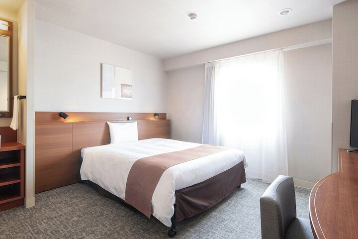 Room 14 of 172
