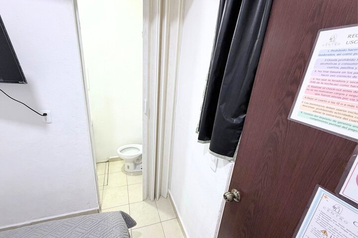 Room 2 of 32
