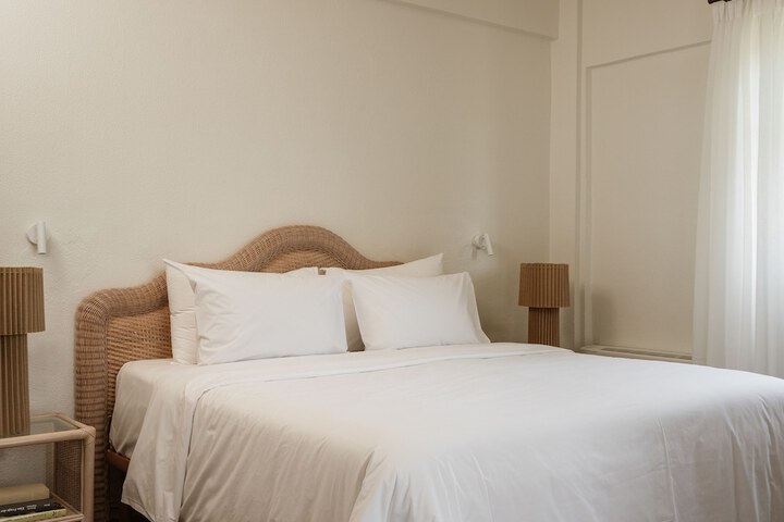 Room 25 of 106