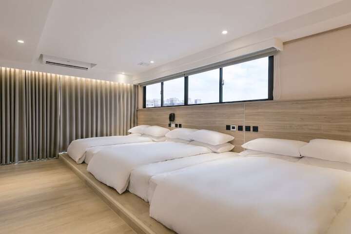 Room 91 of 145