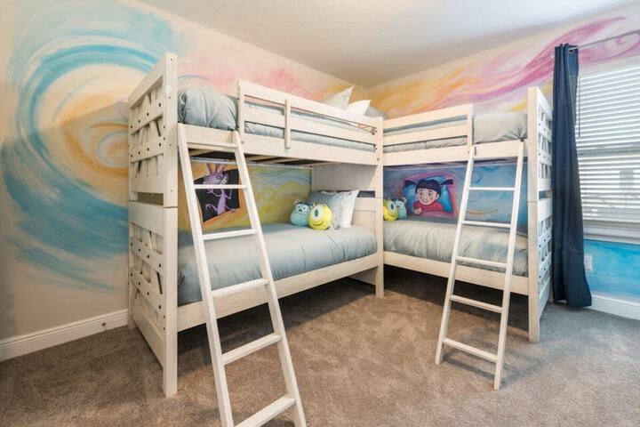 Room 10 of 47