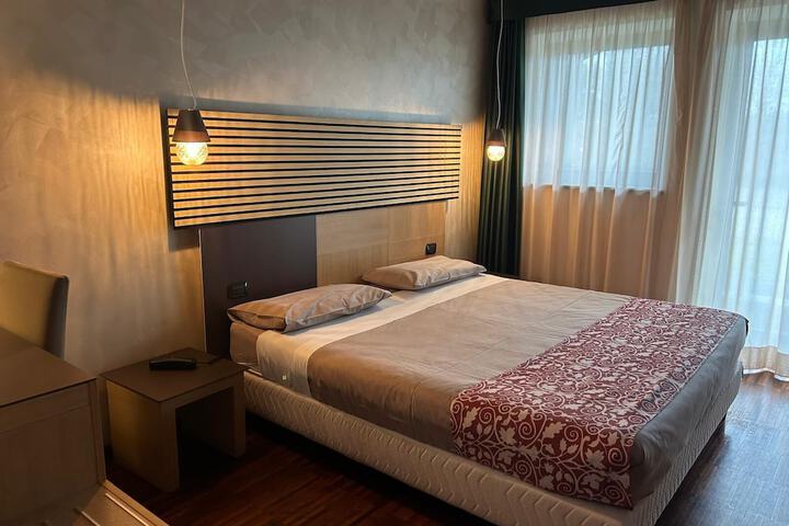 Room 28 of 64