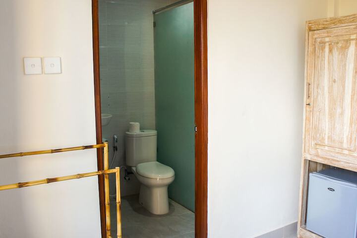 Room 20 of 33
