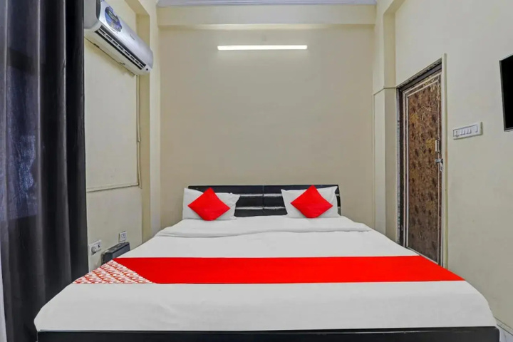 Room 3 of 12