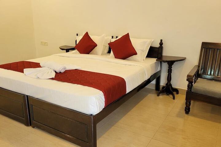 Room 5 of 10