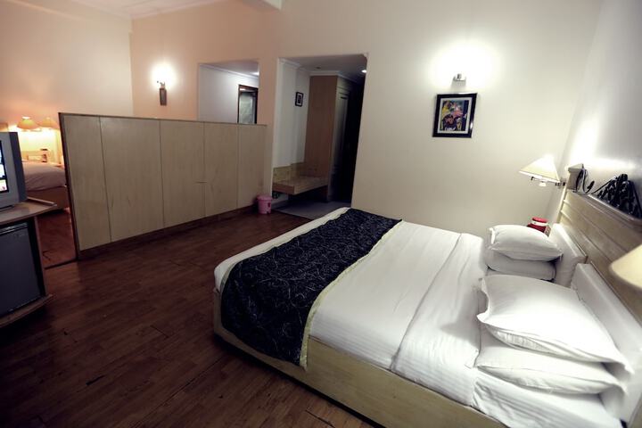 Room 15 of 84