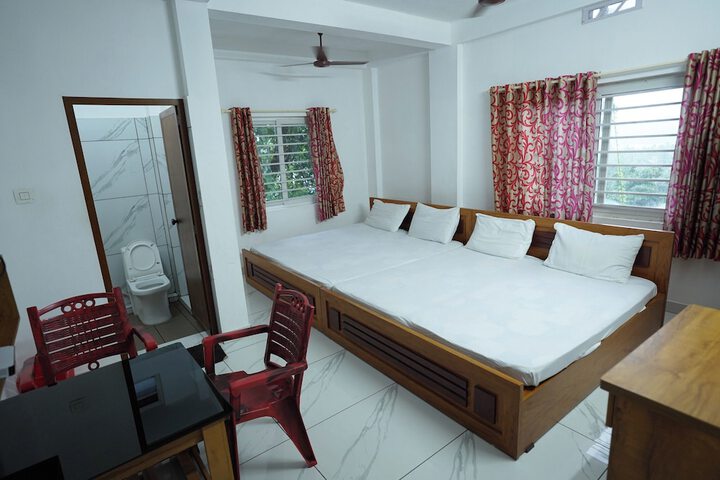 Room 8 of 28