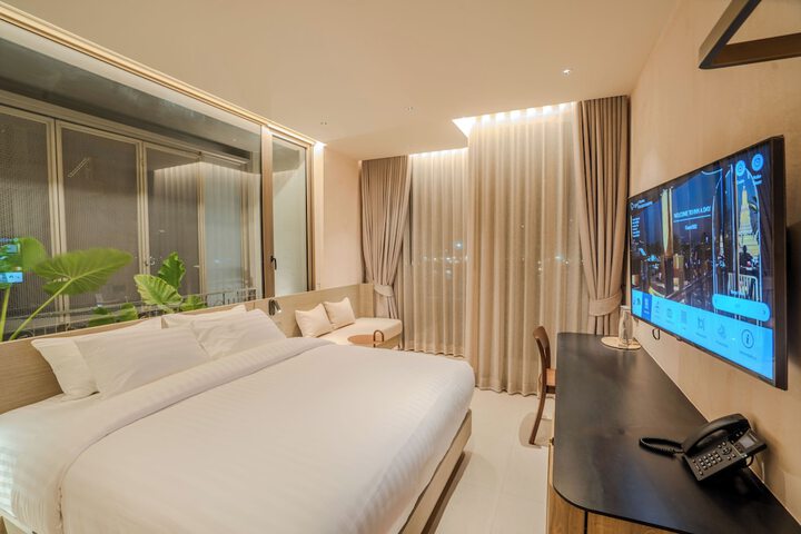 Room 83 of 151