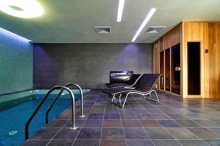 Spa 21 of 48