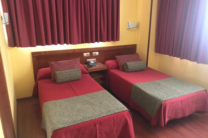 Room 9 of 21