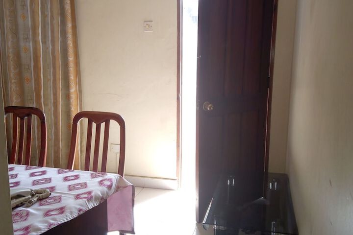 Room 10 of 21