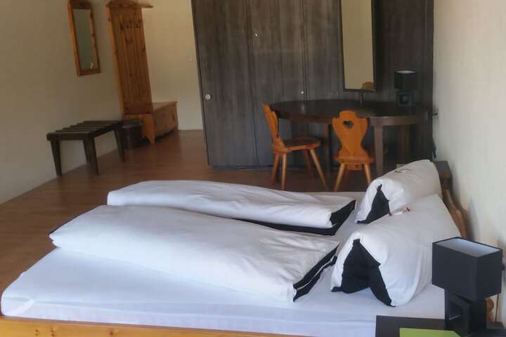 Room 5 of 22