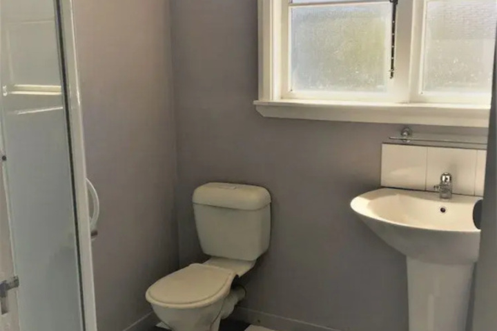 Room 6 of 19