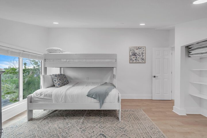 Room 48 of 191