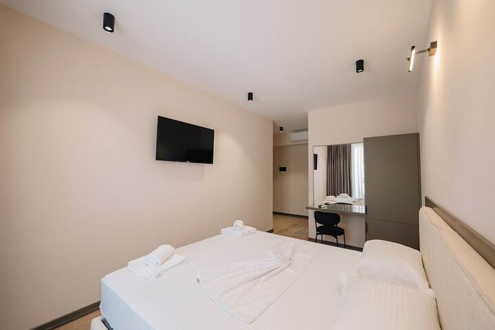 Room 7 of 37
