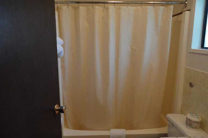 Room 10 of 38