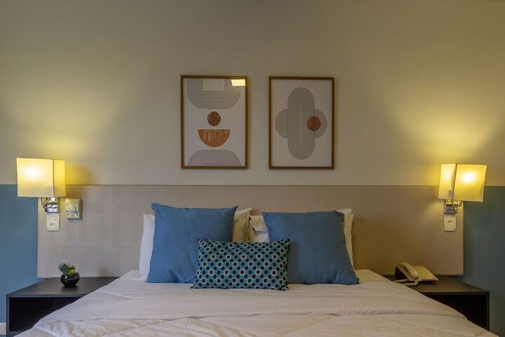 Room 93 of 103