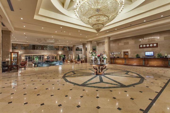 Guest Lobby