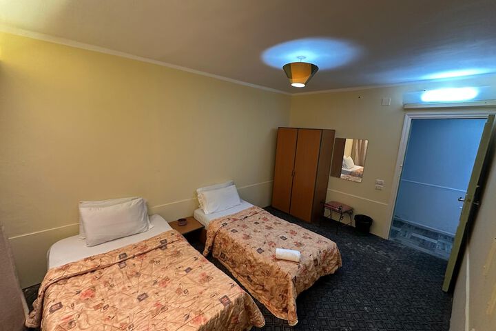 Room 18 of 46