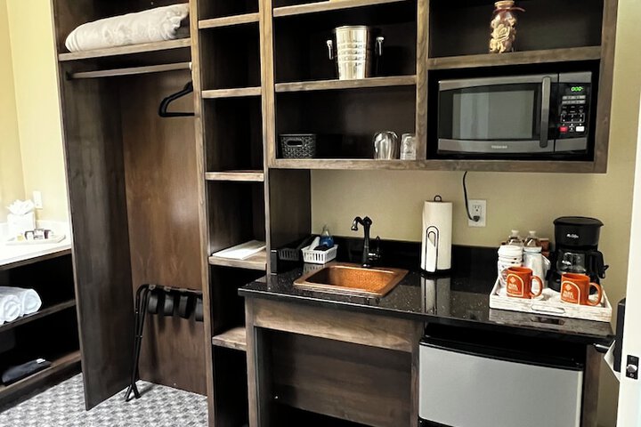 Room 12 of 33
