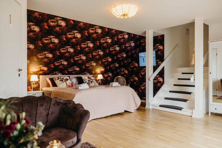 Room 12 of 28