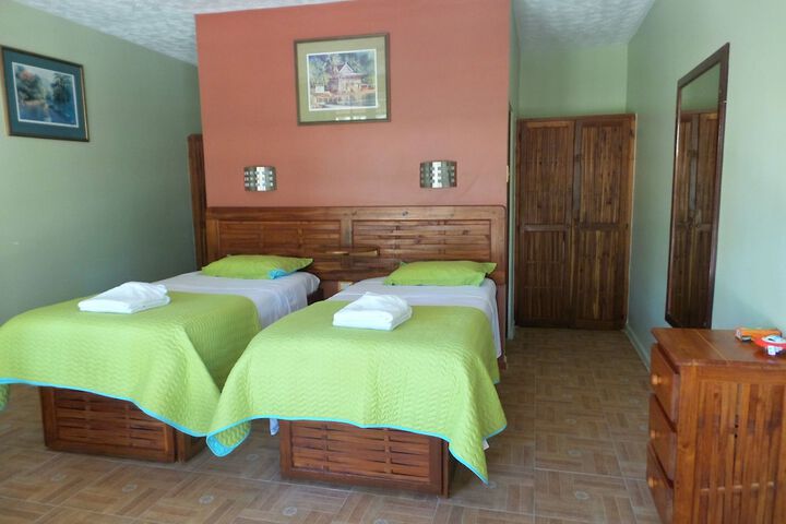 Room 6 of 31