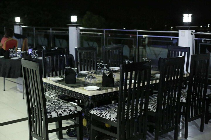 Dining 73 of 94