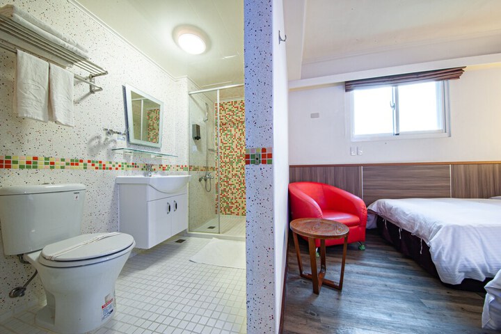 Room 14 of 32