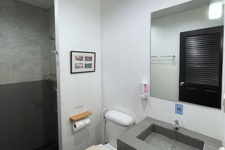 Room 16 of 60