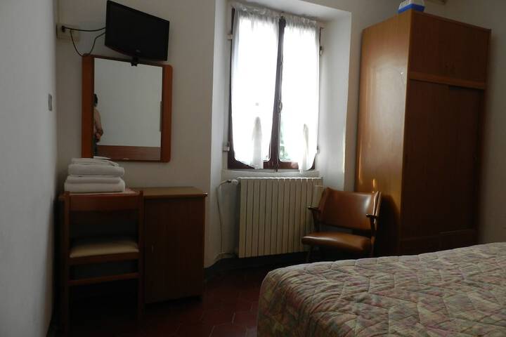 Room 3 of 50