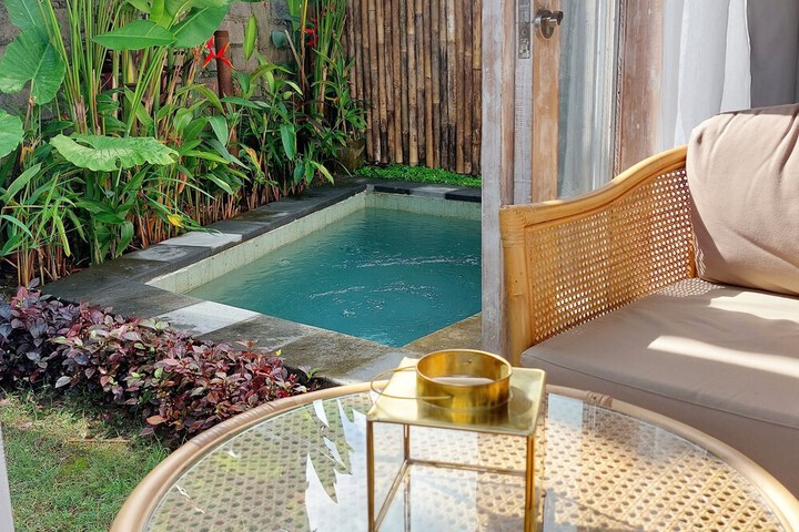 Pool 83 of 123
