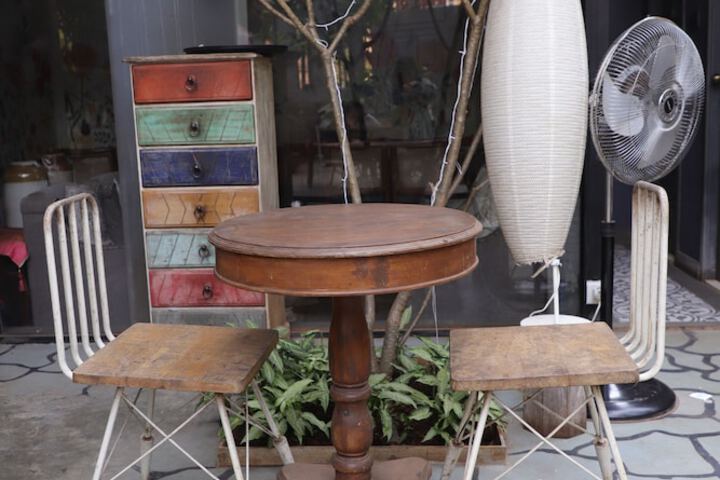 Dining 30 of 43