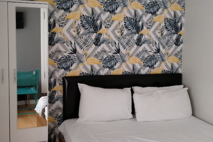 Room 11 of 75