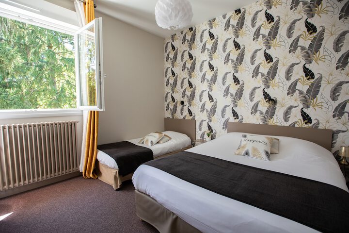 Room 44 of 114
