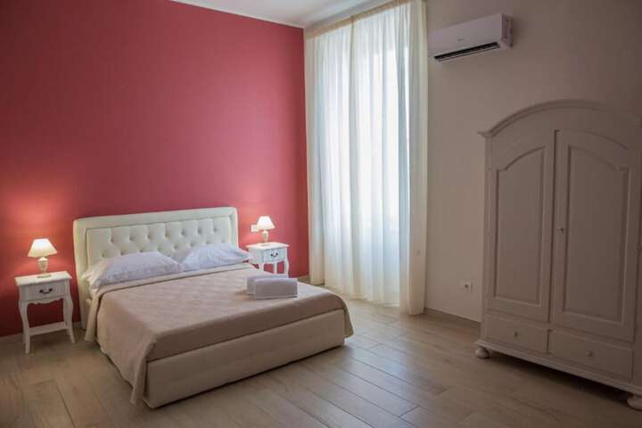Room 32 of 73