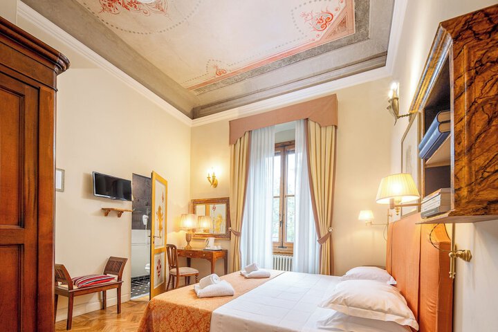 Room 15 of 36