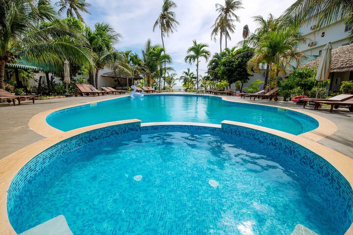 Pool 64 of 131