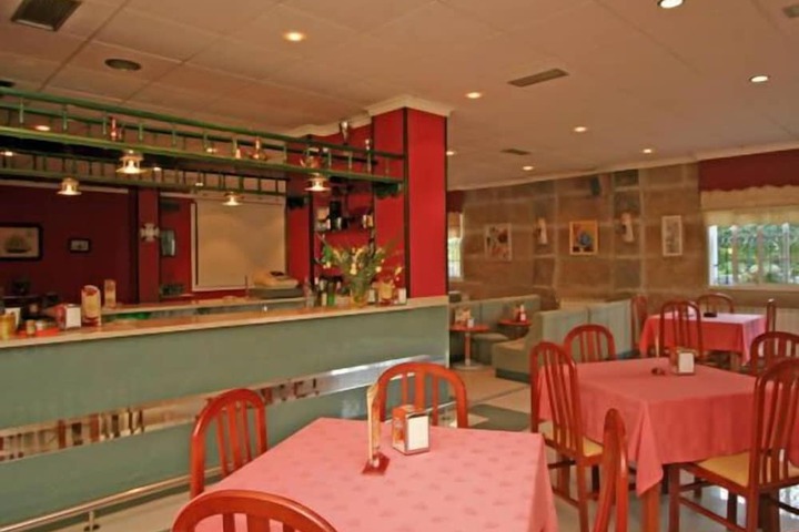 Dining 19 of 36