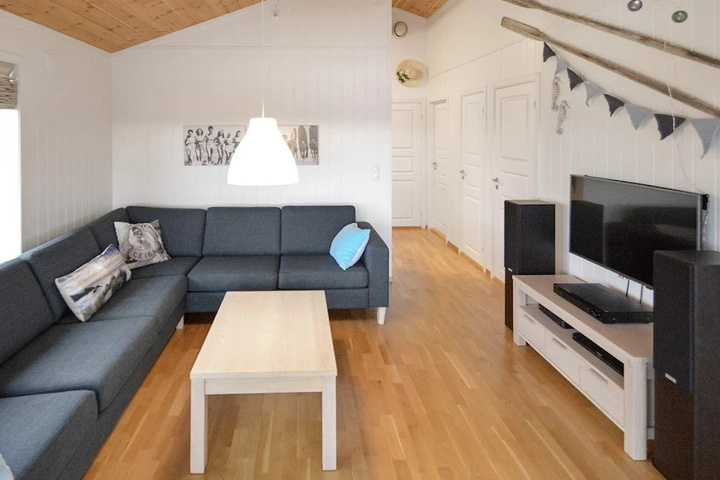 Room 2 of 14