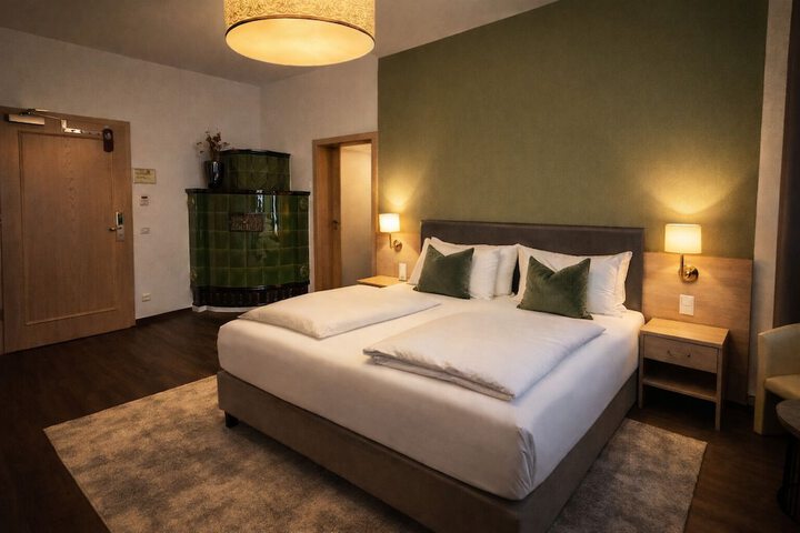 Room 3 of 25
