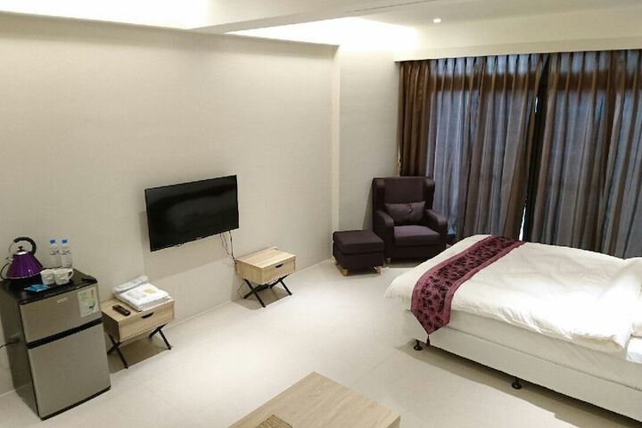 Room 4 of 19