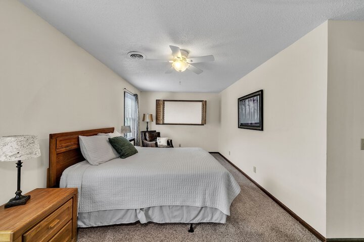 Room 22 of 180